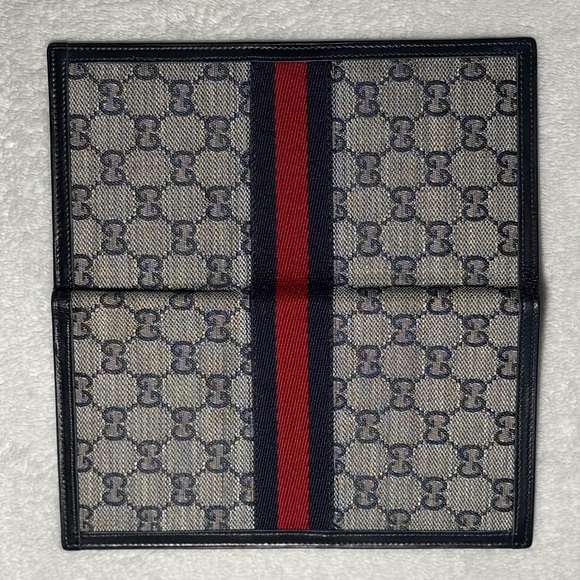 Authentic GUCCI GG Supreme Canvas Billfold - Picture 7 of 9
